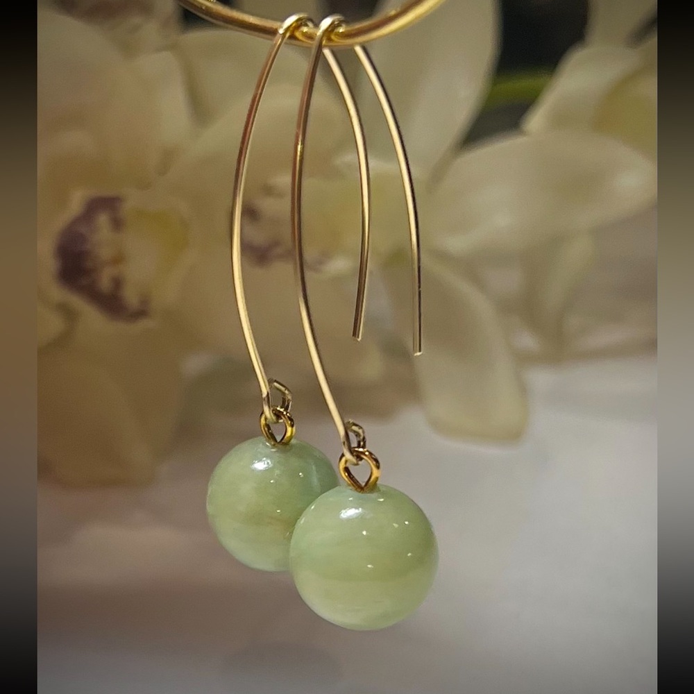 Pretty Gold Dangle Earrings With Drop Large light green Stones Like New Earrings